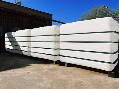 Пластиковая емкость для воды прямоугольная 5000 л в обрешетке ЕЕК5000