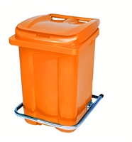 Оранжевый пластиковый контейнер для мусора 60л с педалью (410х400х600 мм)